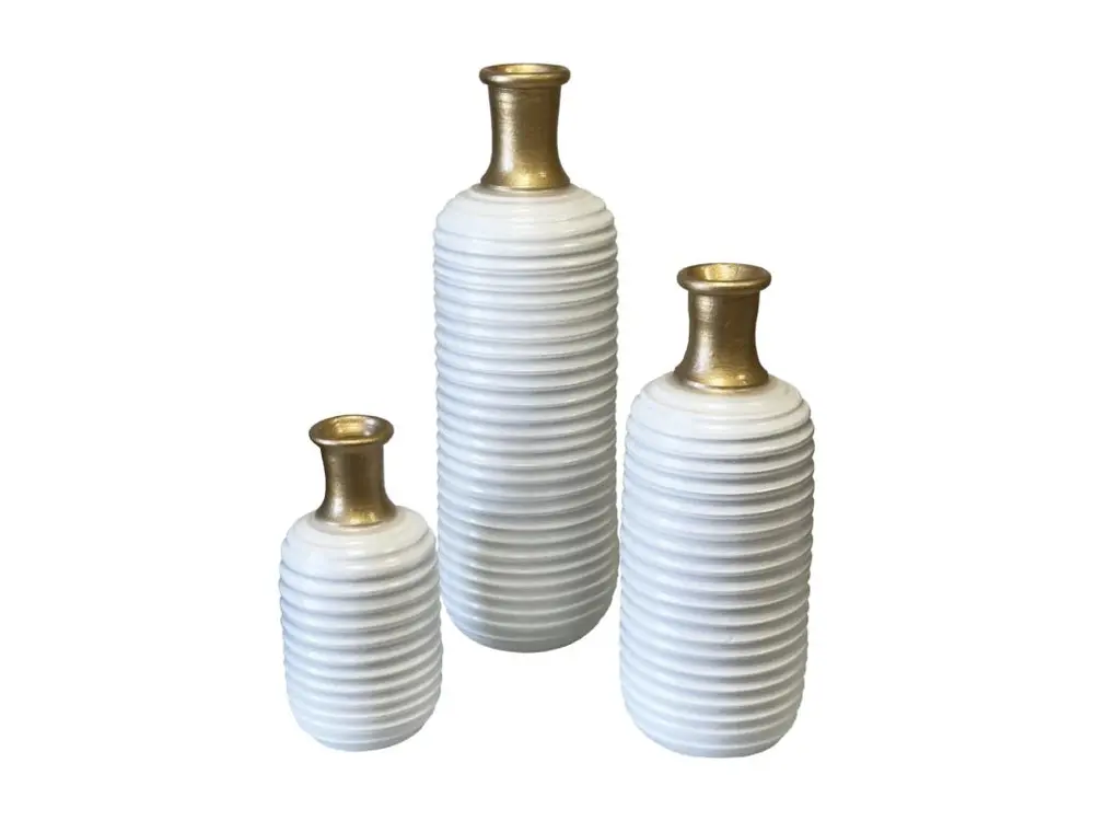 Trio de vases artisanaux blanc et or